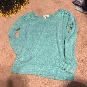 Soft blue 3/4 sleeve shirt